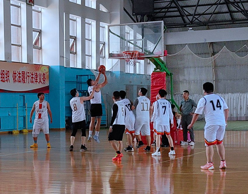 敦化市“農商行杯”第一屆全民健身運動會足球籃球排球測試賽開賽(图3)