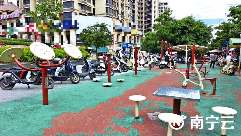 Kaiyun（中国体育）：居民担忧：公共健身器材老化损耗谁来维护？(图3)