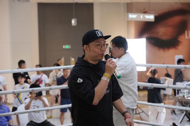 Kaiyun体育网站：这项上海白领拳击赛办出了职业味体育+商圈闯出赛事新路径(图1)
