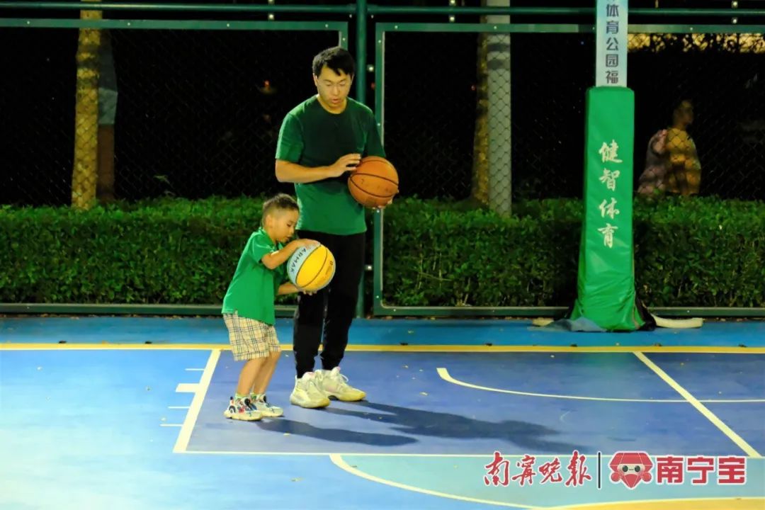 Kaiyun体育网站：点赞！邕江两岸让市民的“夜生活”变得这样惊艳(图2)