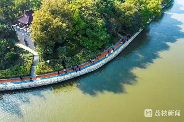 Kaiyun体育网站：“最美健身步道”在泰州海陵区正式启用(图3)