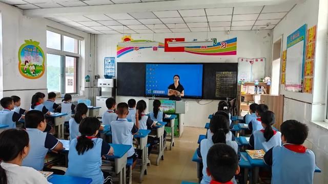 临港区：家门口“近”享优质教育(图3)