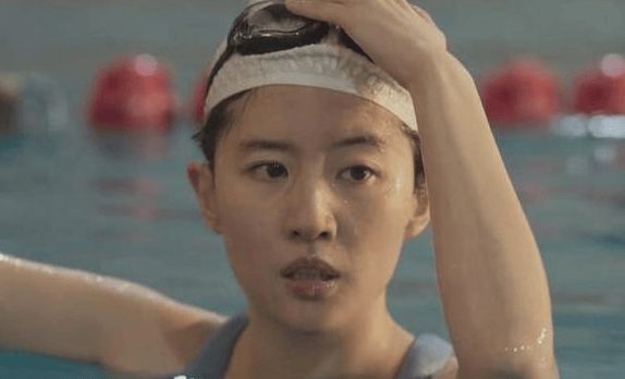 Kaiyun体育网站：刘亦菲在家健身大秀多肉身材傲人上围太吸睛被叫阿姨巧妙回应(图15)