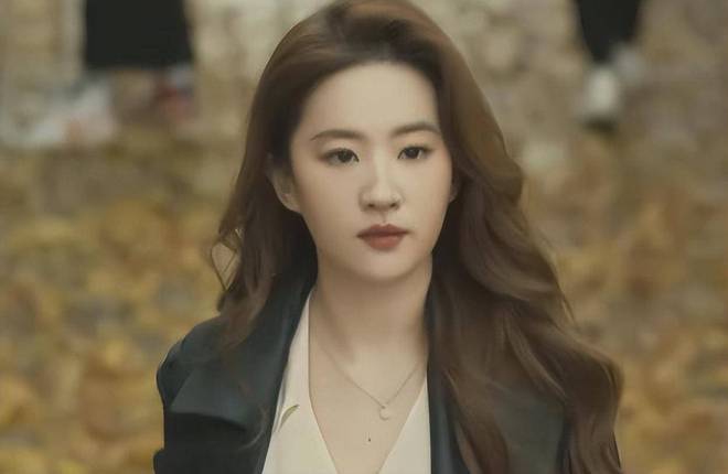 Kaiyun体育网站：刘亦菲在家健身大秀多肉身材傲人上围太吸睛被叫阿姨巧妙回应(图14)