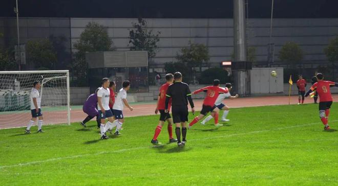 Kaiyun体育网站：精彩十“足”！2024年崂山区全民健身运动会足球赛开幕(图1)