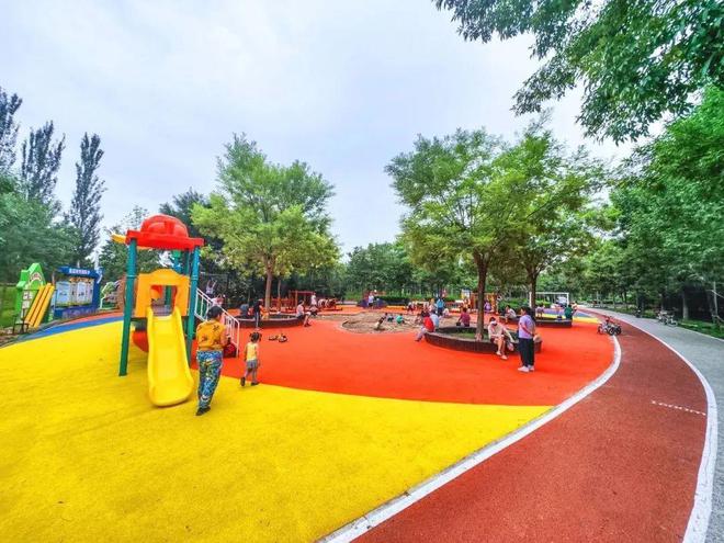 太牛了！通州这个公园升级堪比游乐场！露营、沙滩排球、飞盘……(图1)