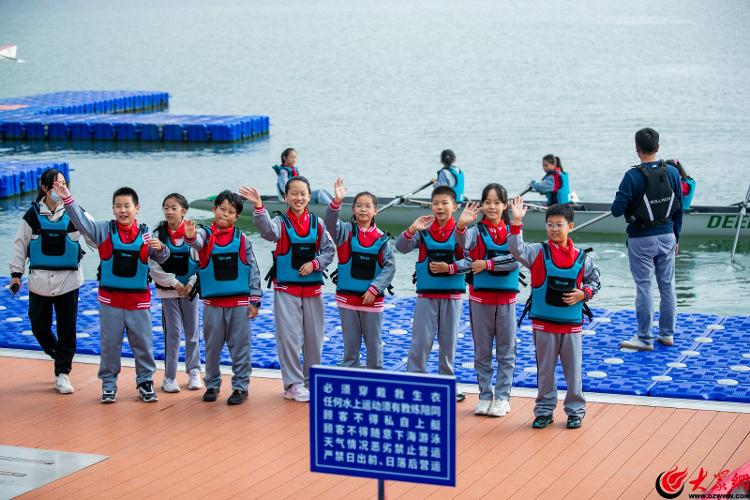 Kaiyun体育网站：2024年全国赛艇“奋进新征程运动促健康”全民健身志愿服务活动（青岛站）启动(图6)