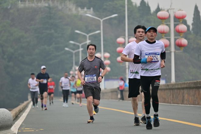 2024中国全民健身走（跑）大赛暨腾讯公益捐步活动在光山举行(图4)