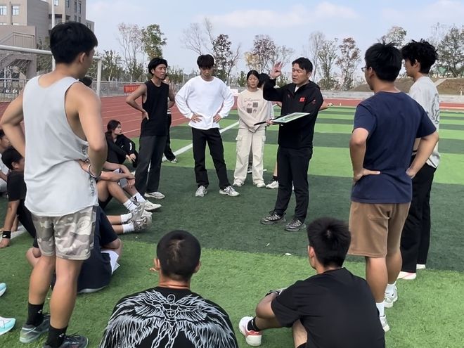 Kaiyun体育网站：信农体育学院在2024年河南省全民健身大赛飞盘公开赛中喜获佳绩(图2)