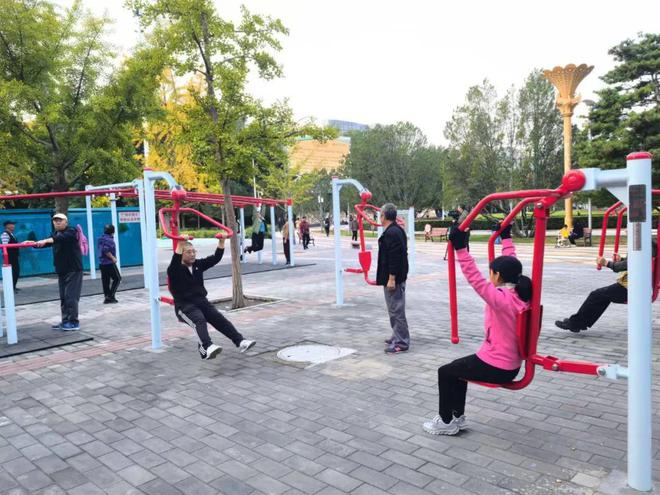 Kaiyun体育网站：焕新升级！亢山广场打造全龄友好健身场地(图1)