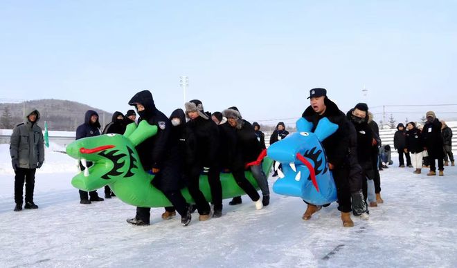 激情迎亚冬冰雪暖世界——大兴安岭新林区举办2024-2025年度全民健身助力亚冬社区冰雪趣味运动会(图3)