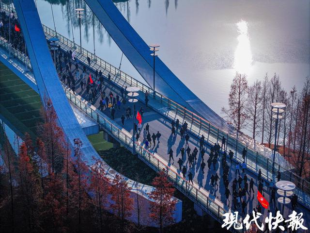 Kaiyun（中国体育）：奔跑展活力扬州举行2025元旦迎新长跑(图2)
