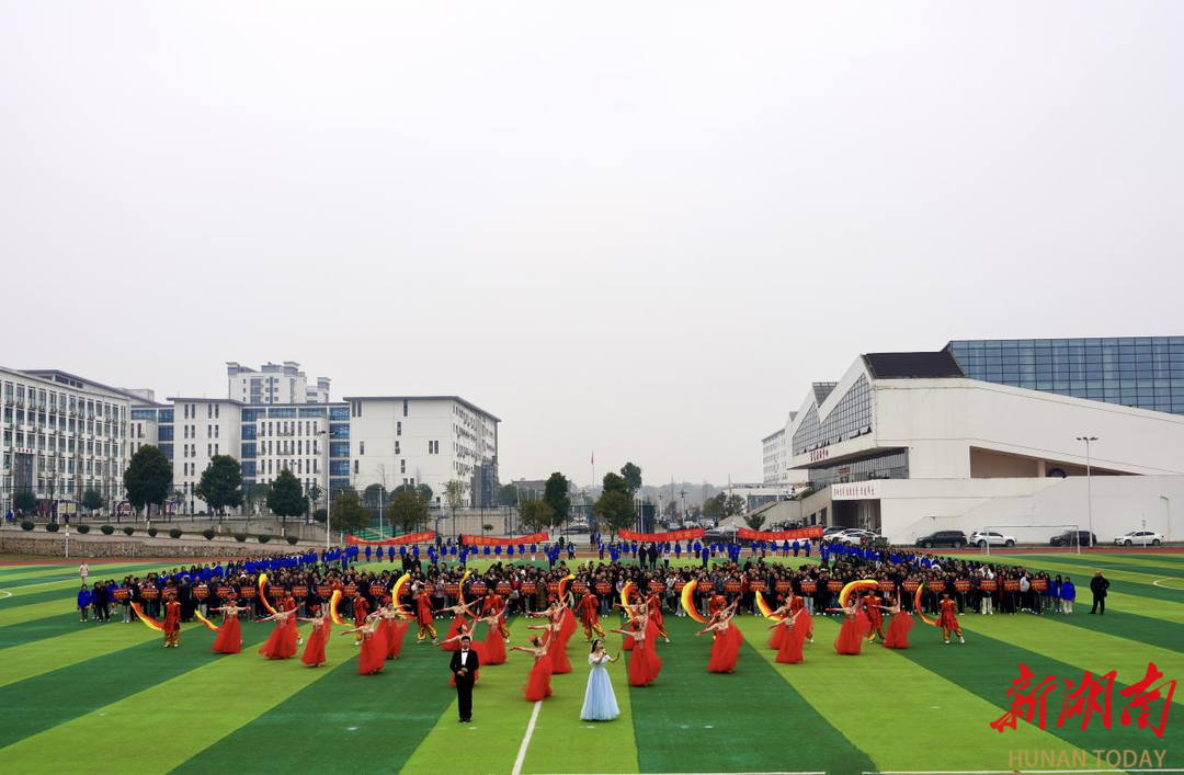 点燃全民健身热情！2024年衡南县教育系统教职工气排球比赛火热开赛(图1)