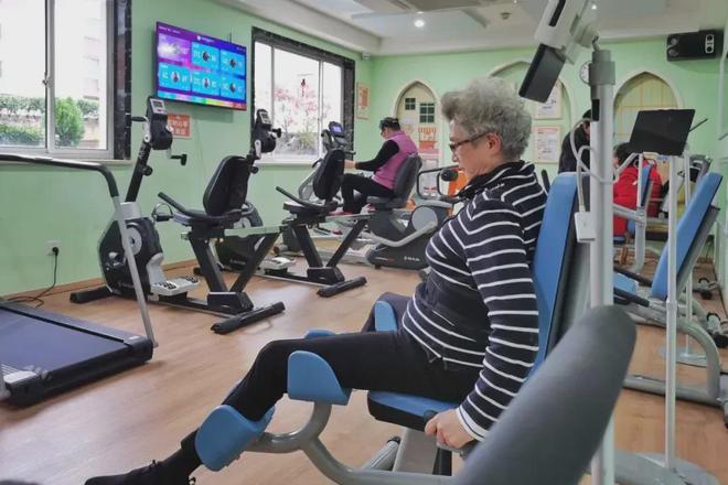 Kaiyun体育网站：这里新开一间专属老年人的“智慧健身房”!(图2)