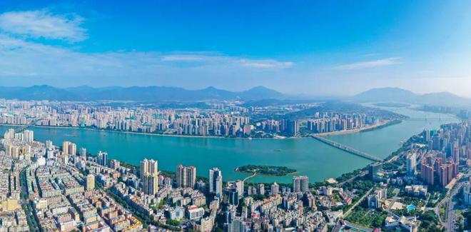 Kaiyun体育网站：清马十年了！今年AI带你穿越(图1)