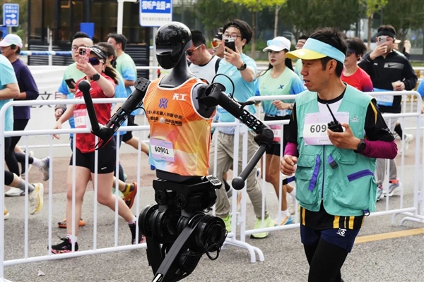 为了让机器人跑起来人类用了60年(图10)