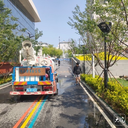 合肥市全民健身中心试运营首日：田径场上开运动会羽毛球馆被订空(图2)