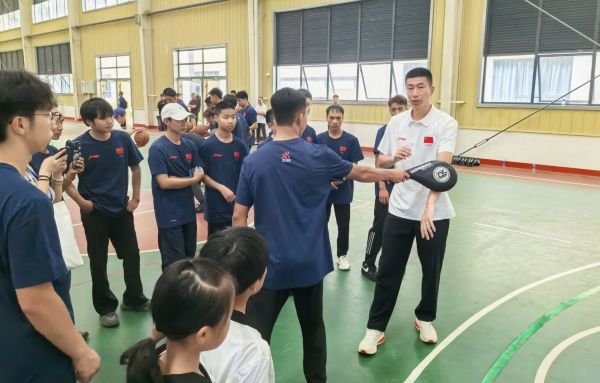 全民健身日和奥运冠军们一起运动起来(图4)