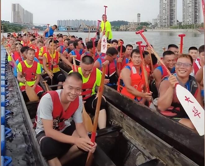 端午将至猎德村的天先塌了3条龙舟翻2条原因竟是犯了大忌(图12)