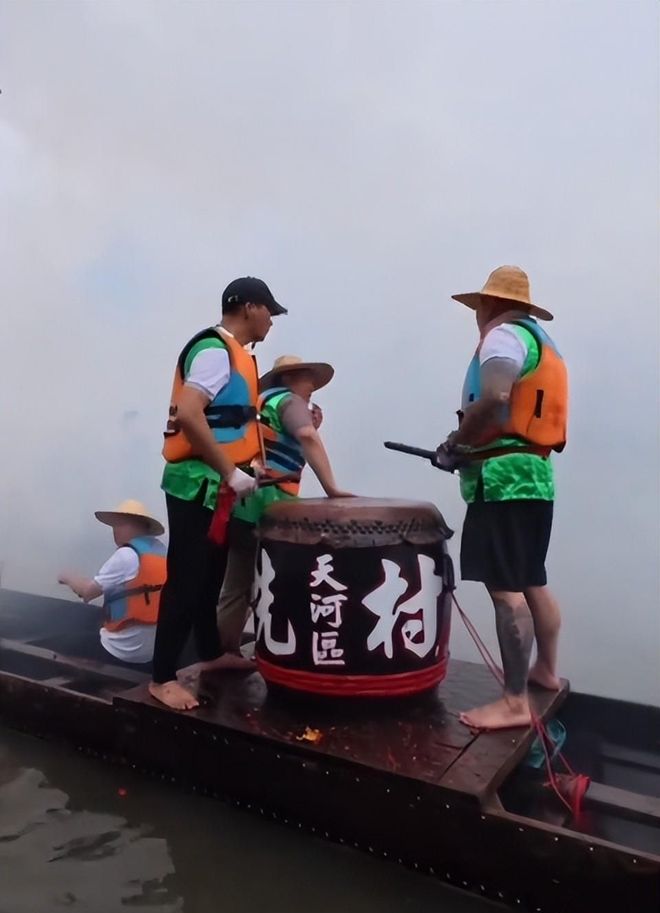 端午将至猎德村的天先塌了3条龙舟翻2条原因竟是犯了大忌(图14)