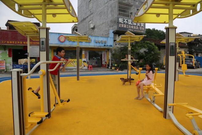 Kaiyun（中国体育）：田新社区全新“黄金”健身路径正式启用！(图3)