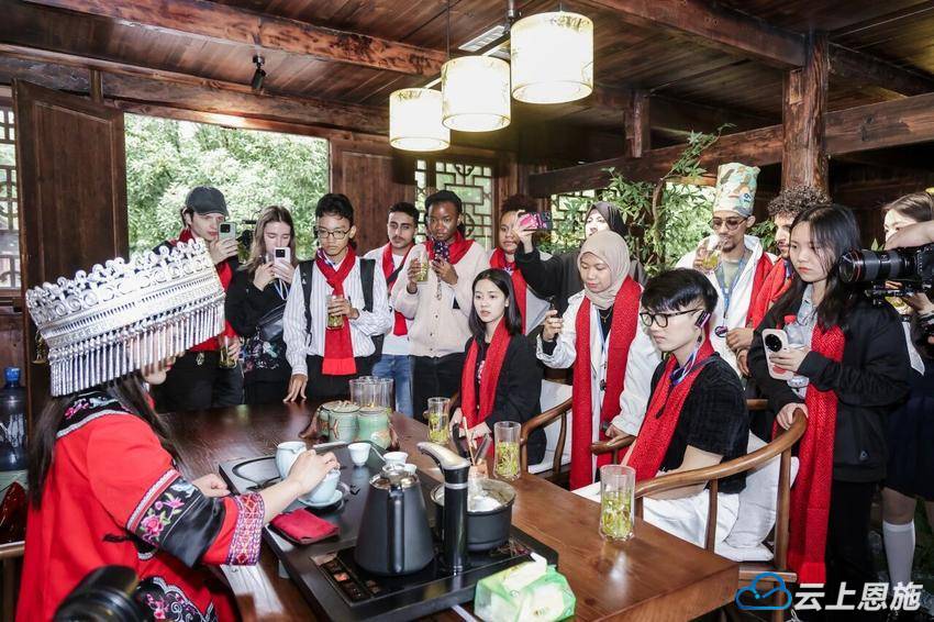 党建引领聚合力国企担当暖民心——咸丰县农旅集团探索“党建强、发展强、民生暖”实践路径(图4)