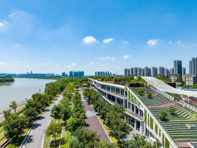 南京商业地产周报走进华设集团探索产商双向赋能路径；南京全民健身中心冲刺施工收尾……(图8)