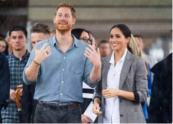 没屏幕却值百亿美元从王室到NBA球星都在戴(图3)