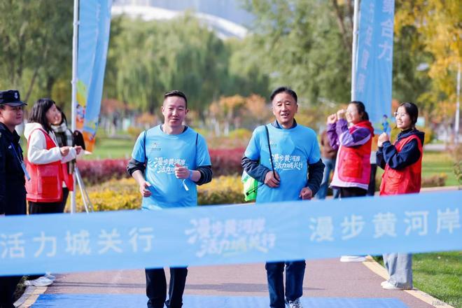 徒步黄河之滨！城关区广武门街道解锁“全民健身+”新模式(图5)