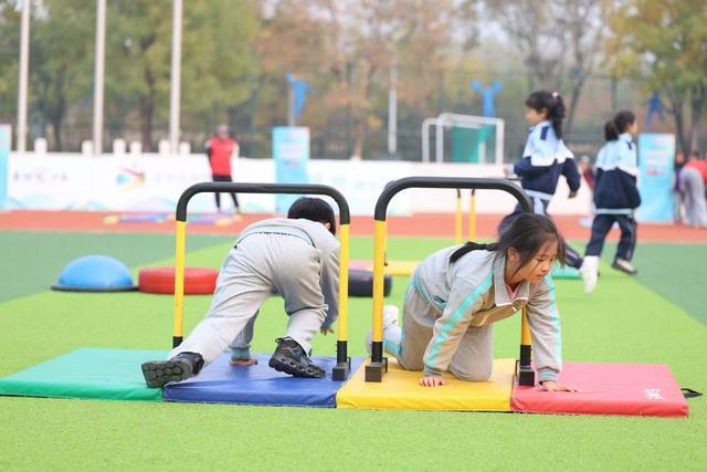 “奔跑吧·少年”2025年北京市青少年科学健身指导普及暨青体质促进趣味运动会成功举行(图5)