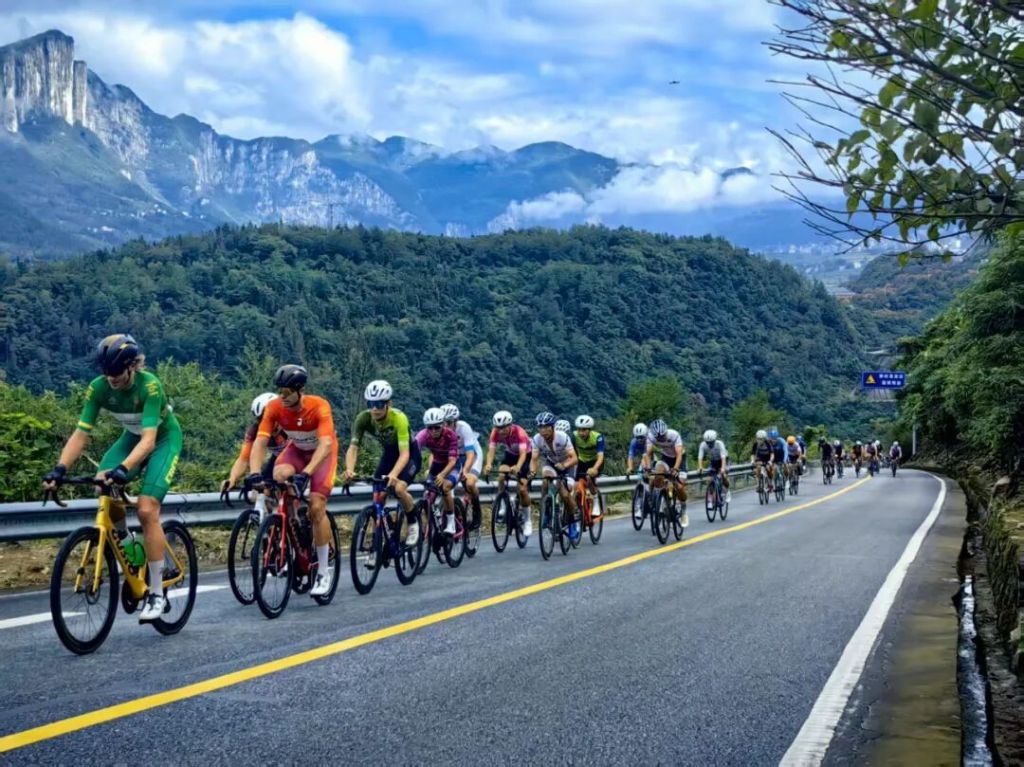 “恩BA”又亮相湖北省全民健身公共服务“五到五边”交流活动在恩施举行(图4)