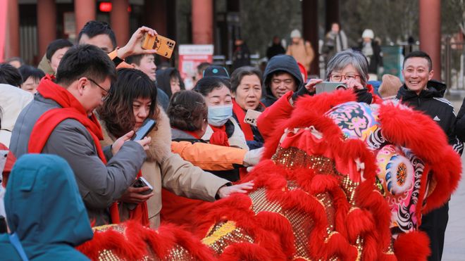 步步登高启新篇！2026年新年登高健身大会活动在千佛山举办(图3)