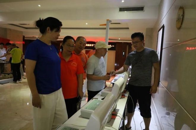 2023年信阳市“全民健身日”主题活动激情开幕(图5)