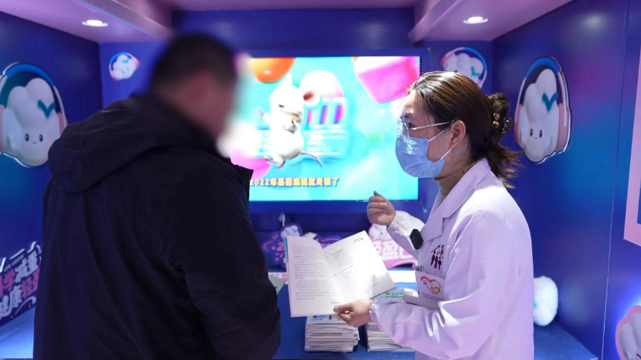 Kaiyun体育网站：世界肥胖日轻盈巴士正式发车 助力全民科学减重、健康轻盈(图2)