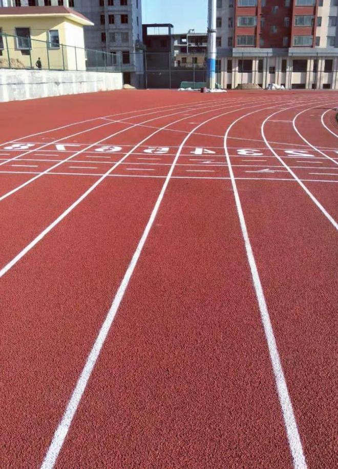 塑胶跑道材料痛点破解：从材料脱节到一体化服务的跨越(图2)