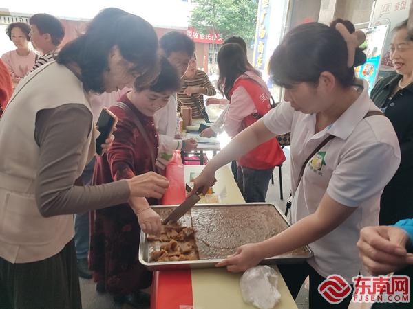 建阳：“相聚金秋日乐享重阳时”重阳趣味冰壶活动(图1)