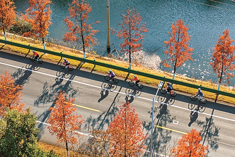 Kaiyun（中国体育）：户外运动渐成大众体育新风尚——我国户外运动发展现状调研与思考(图1)