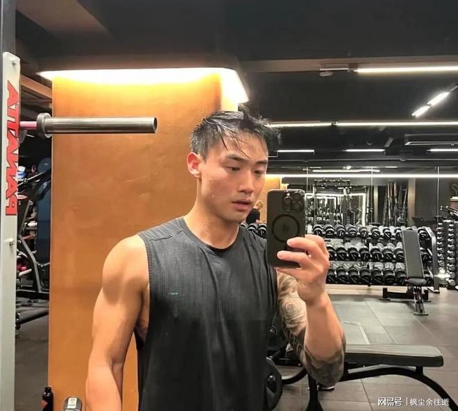 阿Sa恋上健身教练！一句“删掉绯闻”霸气官宣前任全是富二代(图8)