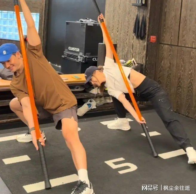 阿Sa恋上健身教练！一句“删掉绯闻”霸气官宣前任全是富二代(图14)