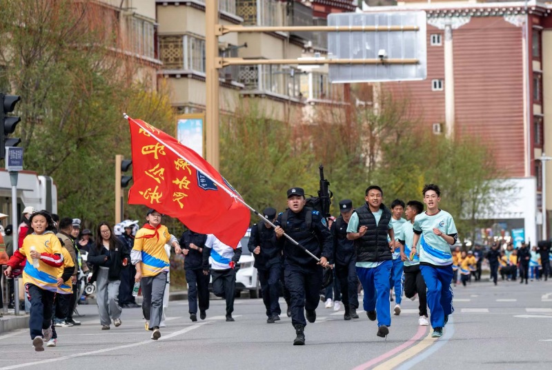 Kaiyun（中国体育）：四川爐霍縣2026年紀念長征五一運動會暨全民健身系列活動啟幕(图1)